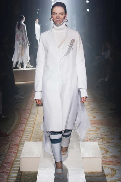 Look 8